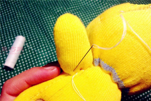 Simple old socks transformation tutorial to make fabric dolls from old socks