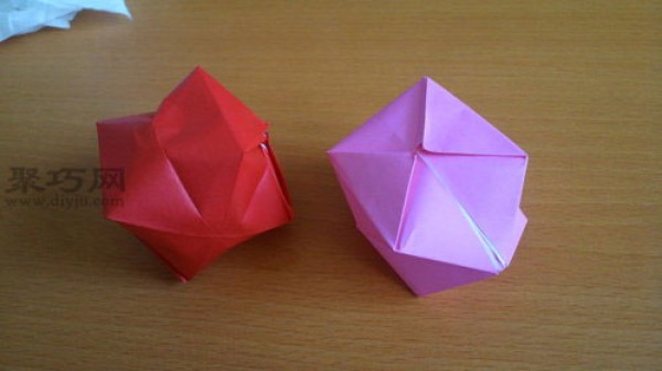 Illustrated tutorial on folding paper balloons. Teach you how to fold paper balloons.