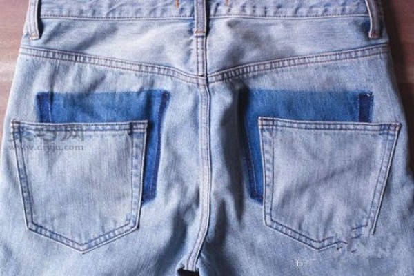 A small makeover of jeans pockets, transforming into jeans with full personality!