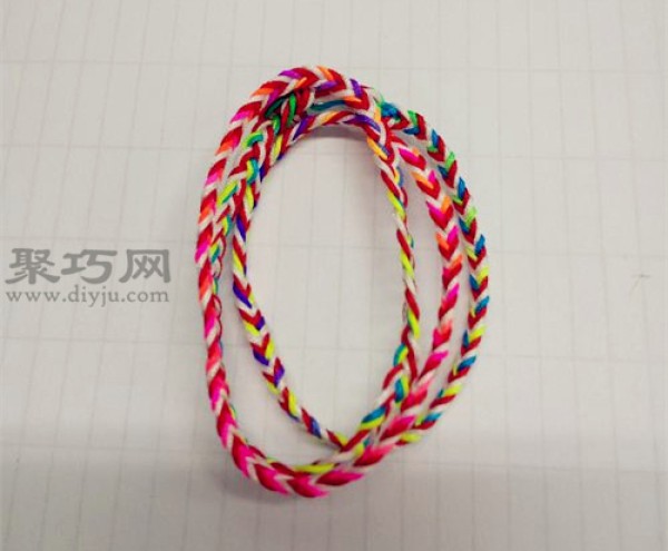 Simple 3-thread knitting bracelet tutorial teaches you how to knit a bracelet