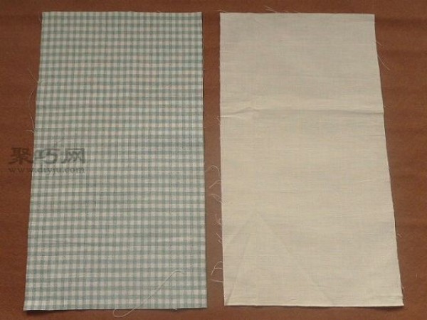 Tutorial on how to make a small flip-top cotton and linen bag. Teach you how to make a small flip-top cotton and linen bag.