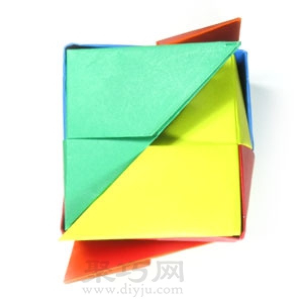 How to fold a three-dimensional paper Rubiks Cube? Illustrated tutorial on Rubiks Cube origami method