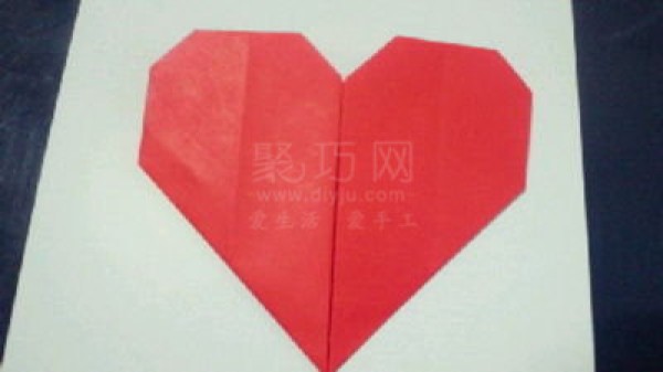 Heart-shaped origami: Illustrated steps on how to fold a heart for Valentine’s Day