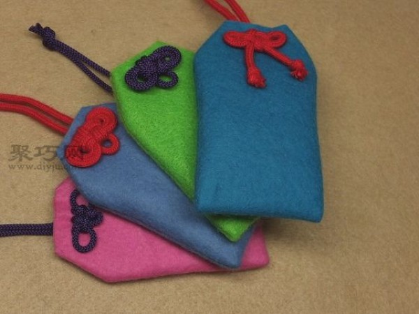 Small and exquisite amulet bag handmade tutorial teaches you how to make an amulet bag using felt