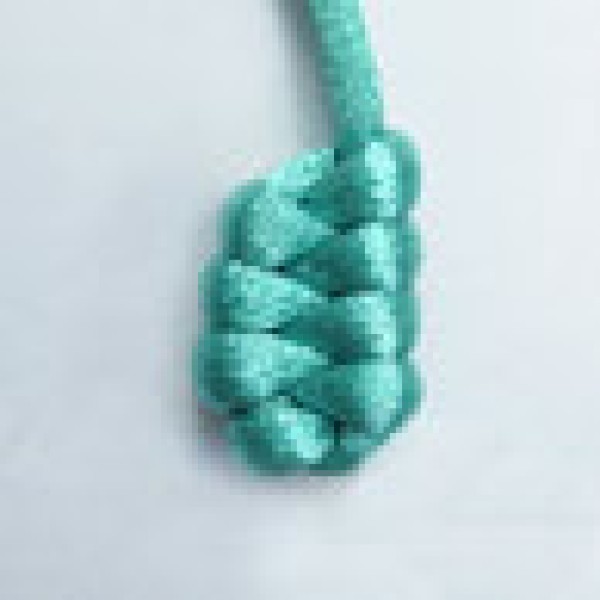 Illustrated tutorial on how to tie the eight-character Chinese knot. How to tie the eight-character knot.