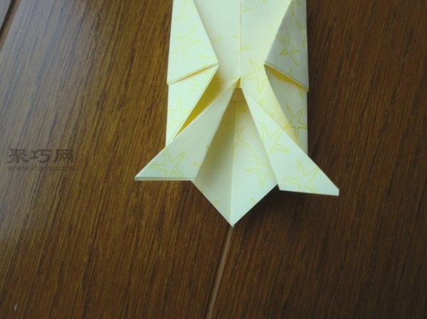 Childrens creative DIY origami three-dimensional rocket making illustrated tutorial