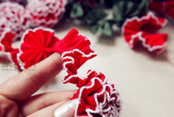 DIY Fabric Flowers That Will Never Die Fabric Flower Making Illustrations