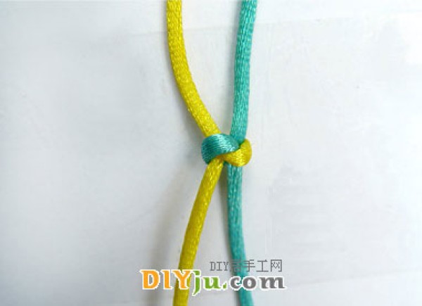 Illustrated tutorial on how to braid the Chinese knot snake knot How to tie the snake knot