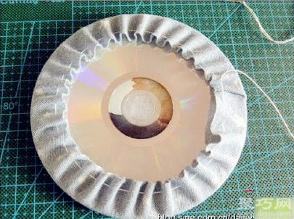 CD coaster tutorial teaches you how to make simple coasters by hand using waste CDs