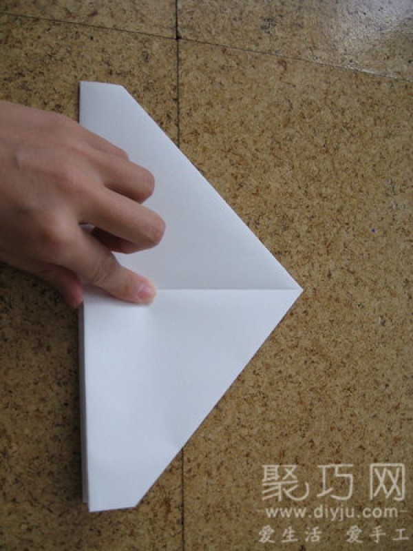 How to fold a heart-shaped love letter. Illustration of how to fold a heart-shaped love letter.