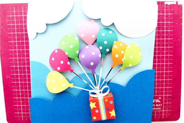 Tutorial on making hand-made balloon three-dimensional greeting cards from colorful cardboard