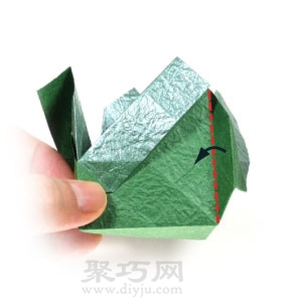 Simple origami illustration of a square box with lid