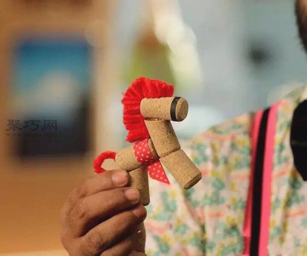 Kindergarten handmade red wine cork, how to DIY cute little wooden horse