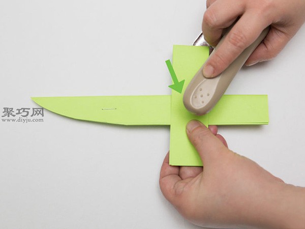 The easiest way to fold a paper knife. Learn how to fold a fruit knife in 5 steps.