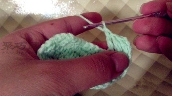 Basic crochet stitches: Illustrated crochet tutorial for long needles