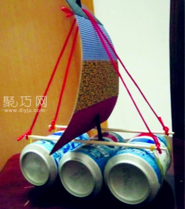 Make an eco-friendly sailboat from cans by hand. Learn how to make a sailboat from cans in 5 steps.