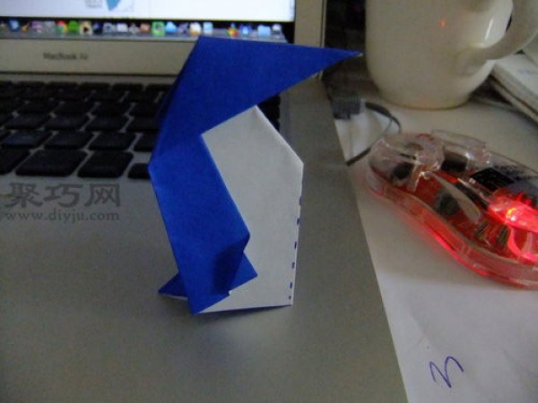 Handmade Paper Origami Penguin Tutorial: Teach you how to fold a penguin