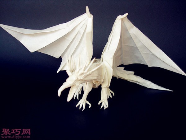 Appreciate realistic 3D origami goldfish, swan, crane, bird