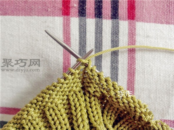 Wool knitting bag tutorial, stick needle hand knitting handbag illustration