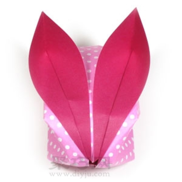 How to make an origami blow-up bunny Three-dimensional blow-up bunny origami tutorial