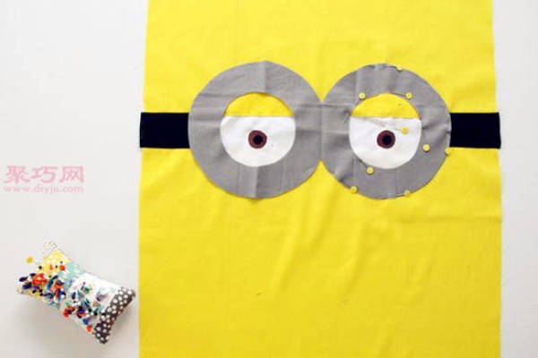 Minion Pillowcase DIY Tutorial DIY Dual-Purpose Pillowcase and Pillow Tutorial