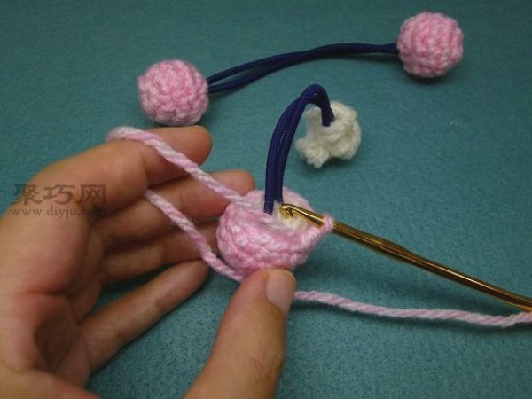 Wool headband weaving tutorial teaches you how to crochet a cute headband