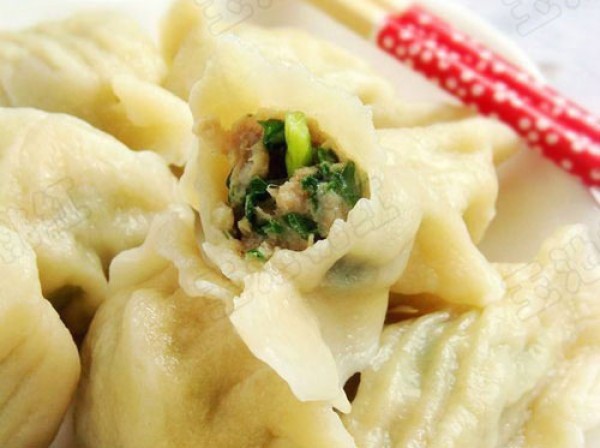 How to make tender leek and pork dumplings