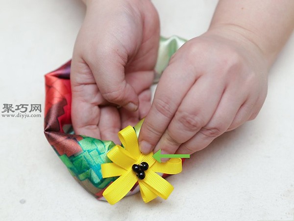 Steps to make baby hair ties How to make baby hair ties