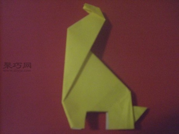 Animal origami for children: simple illustration of how to fold a giraffe