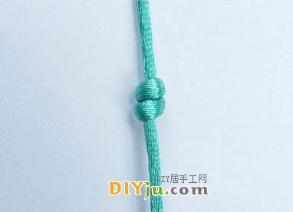 Illustrated tutorial on how to braid Chinese knots with double links