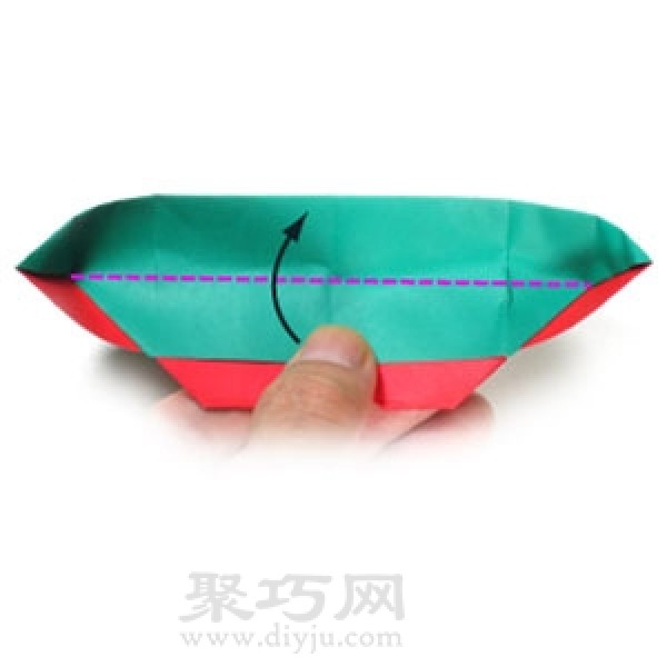 Illustration of steps to make origami heart-shaped boat