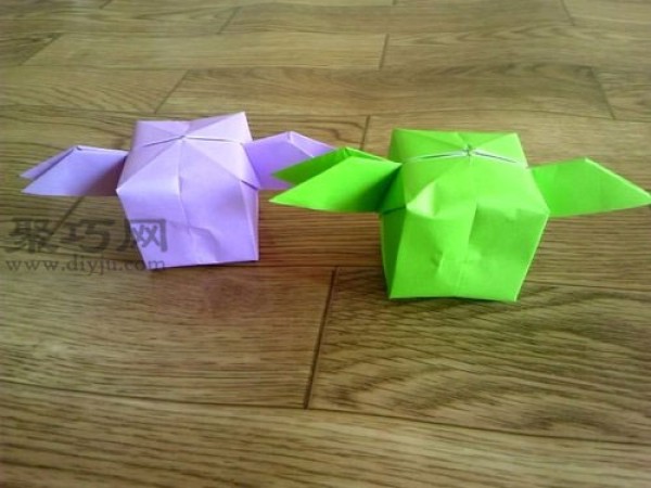 Illustrated tutorial on how to make origami balloons with wings How to make origami balloons with wings