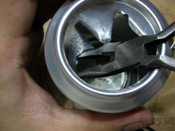 How to make your own alcohol stove? Teach you how to make a simple solid alcohol stove using cans