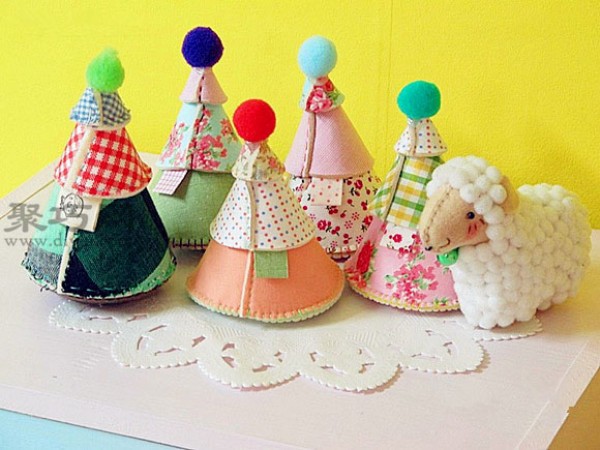 DIY fabric toys: handmade fabric Christmas tree