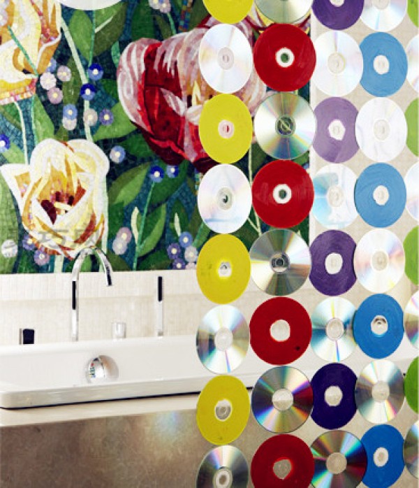 Creative handmade DIY CD curtain from waste CDs