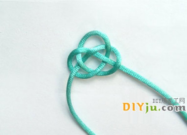 Illustrated tutorial on how to weave the Chinese Double Money Knot