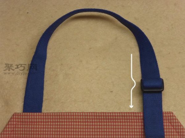 Tutorial on how to make childrens aprons, a great tool for babies to eat without getting dirty clothes