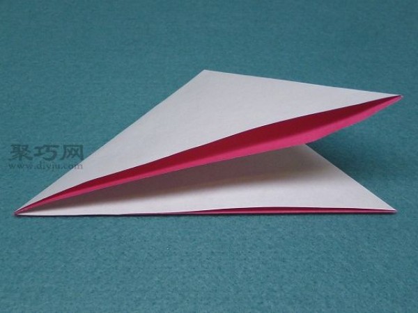 How to fold the simplest bow? Let’s look at the illustrations of the steps of bow origami.