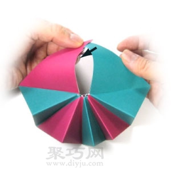 Illustration of handmade origami three-dimensional star folding method