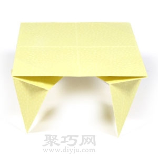 Illustration of folding method of handmade origami square table