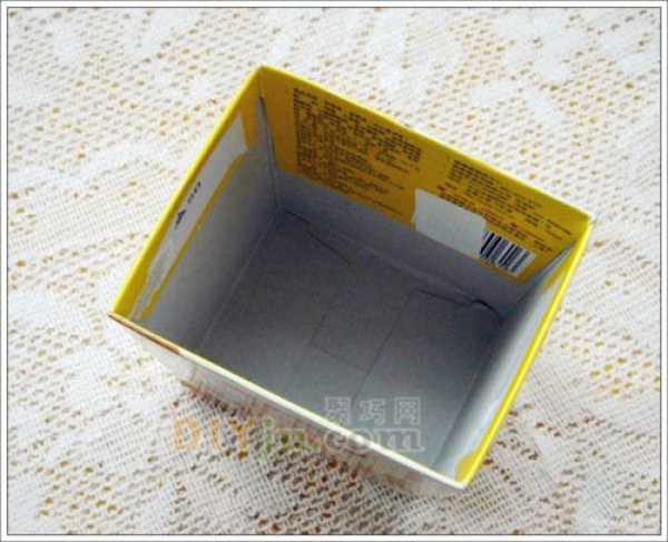 DIY exquisite wooden storage box for ice cream sticks. Handmade ice cream sticks that can be used as flower utensils.