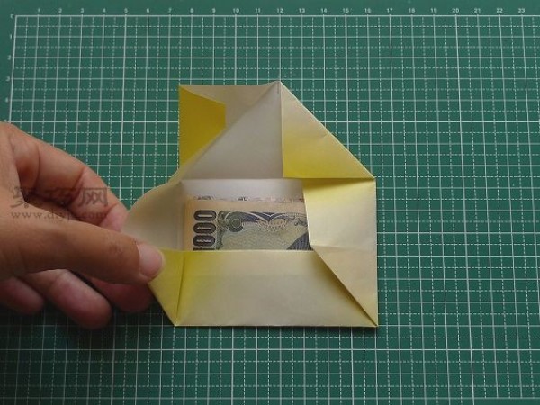 Origami red envelope step-by-step tutorial allows you to easily learn how to make origami red envelopes