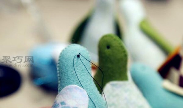 Make small animals with handmade fabrics. Teach you how to DIY fabric doves.