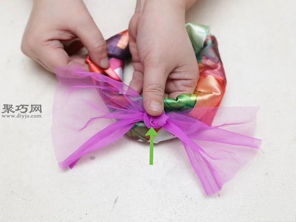 Steps to make baby hair ties How to make baby hair ties