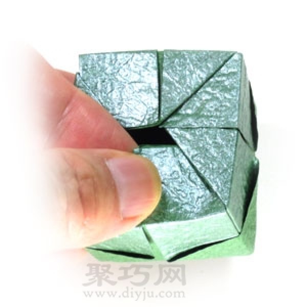 How to fold a three-dimensional cube? This three-dimensional cube folding method will teach you