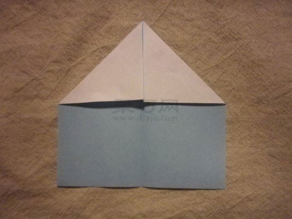 Illustration of the folding method of a wide-head airplane. How to fold a squid-head airplane with paper.