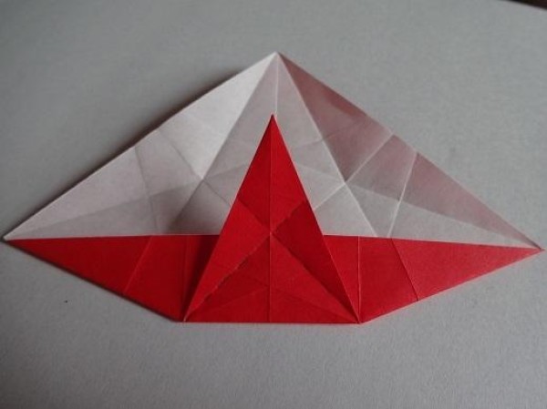 Tutorial on making Christmas origami eight-pointed star How to make small Christmas decorations through origami