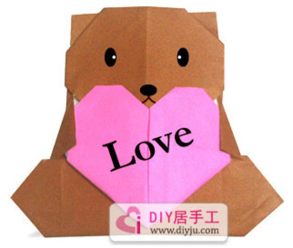 Illustration of the simple origami method of the Love Slow Bear