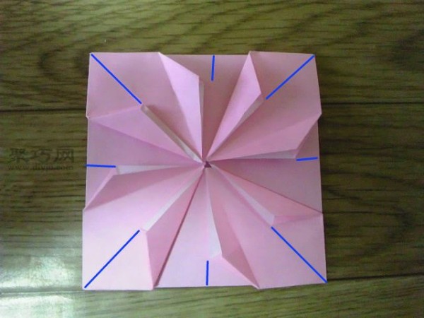 A simple and beautiful way to fold chrysanthemums. If you want to know how to fold chrysanthemums, read this tutorial.