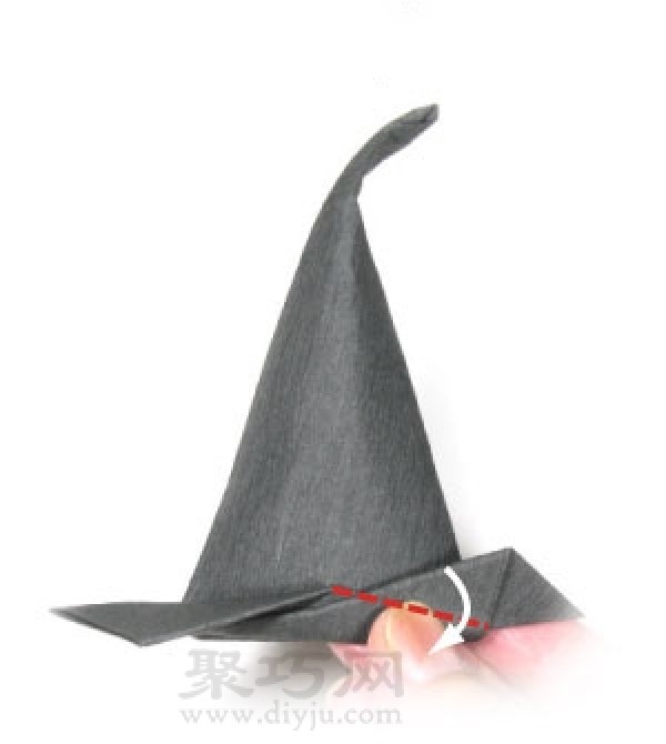 How to fold an origami witchs hat